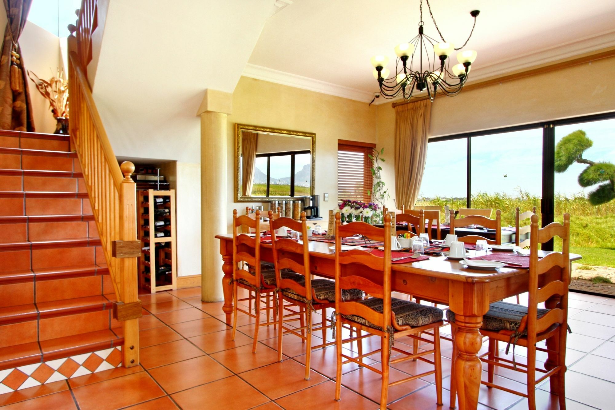 Casa Mia Guesthouse 테이블 뷰 외부 사진