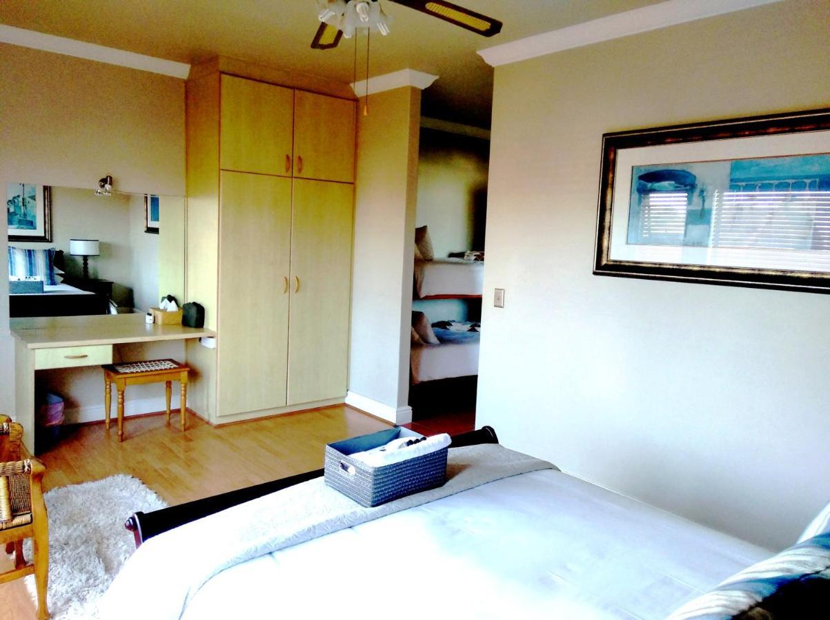 Casa Mia Guesthouse 테이블 뷰 외부 사진