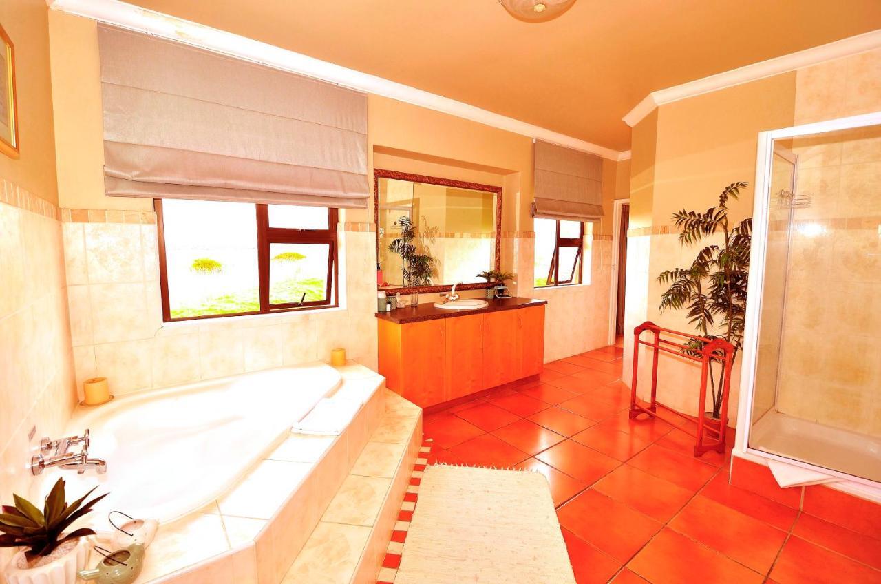 Casa Mia Guesthouse 테이블 뷰 외부 사진